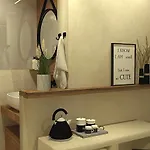 The Artemis Hotel 2*