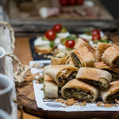 The Artemis מלון